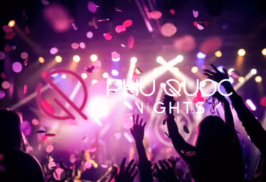 Phú Quốc Nights, tłum koncertowy w fioletowym świetle